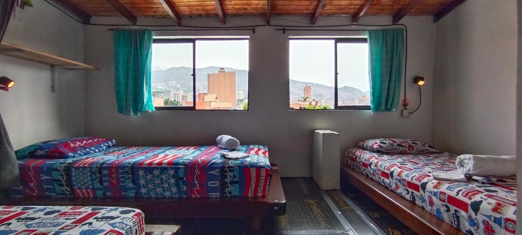 Hostel Metro Floresta Alojamiento Medellín Exterior foto
